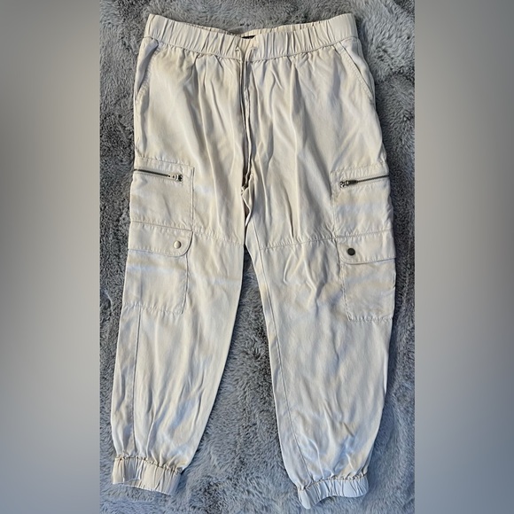 3 Pairs Banana Republic Women’s Tencel Cargo Joggers Pants Medium Petite - Picture 3 of 9